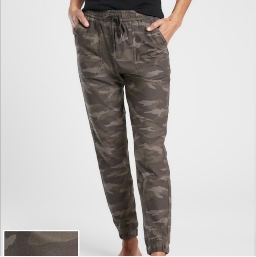 Athleta camo farallon jogger size 4 - Picture 3 of 10